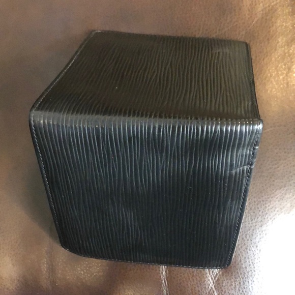 W LOUIS VUITTON Marco Black Epi Leather BiFold Wallet SP0095 - Picture 4 of 17